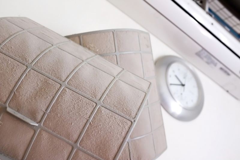 Air condition filter Dirty air condition filter: Air conditioning's filter is a device made up of knitted string, meshed material that traps and removes dirt from the surrounding air. Respiratory tract or lung disease.